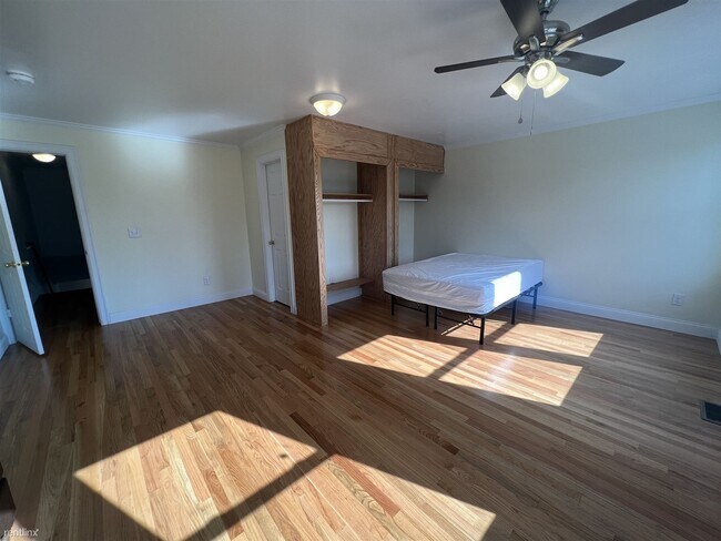 Building Photo - 7 br, 6.5 bath House - 930 Mary St