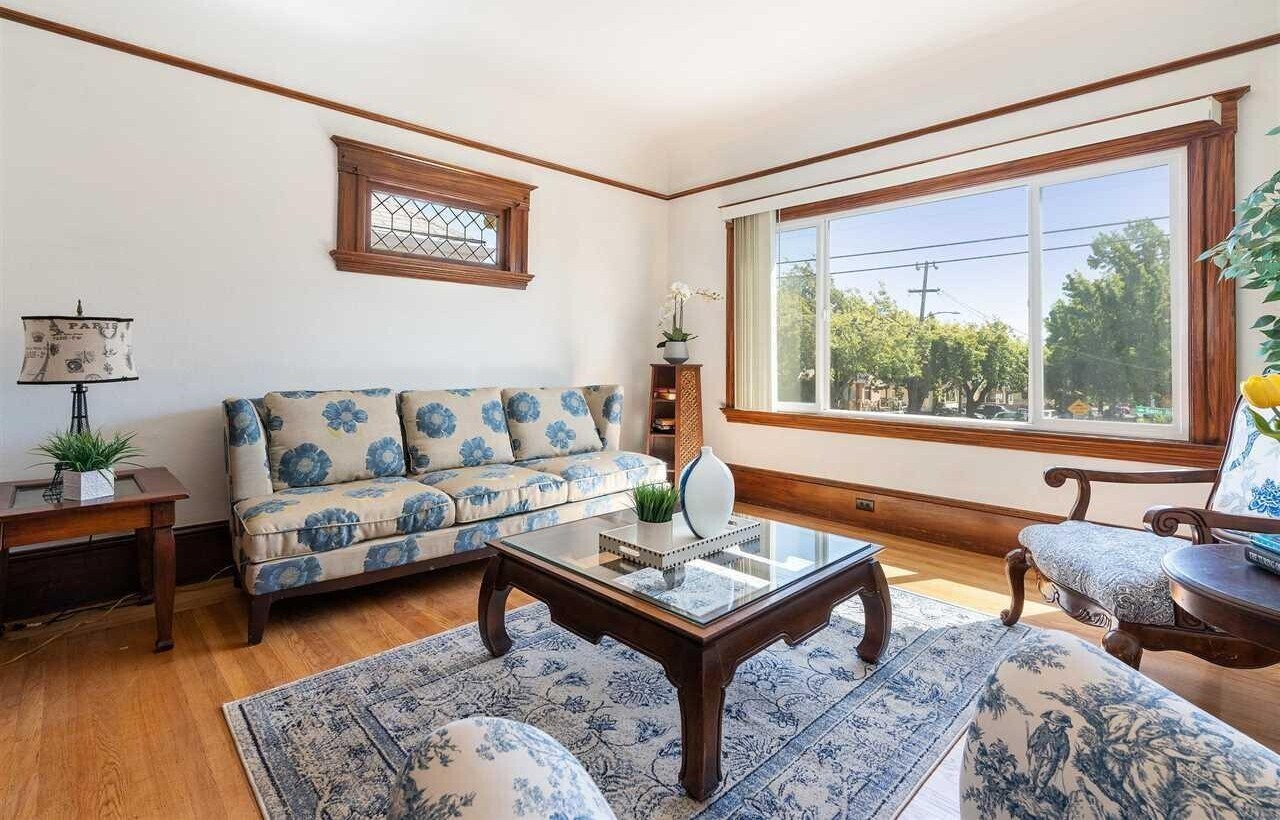 Building Photo - 4076 Santa Rita St