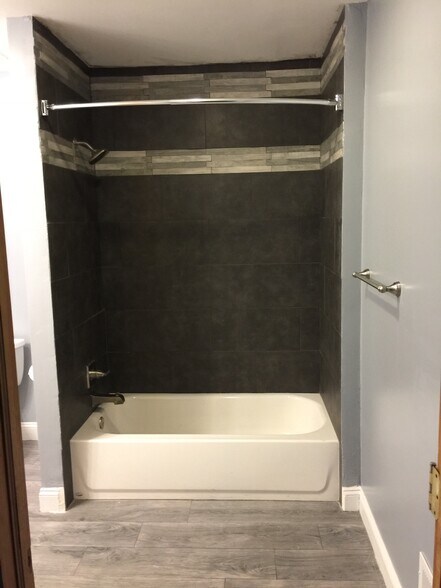 bathroom *color being updated - 804 Carpenter St