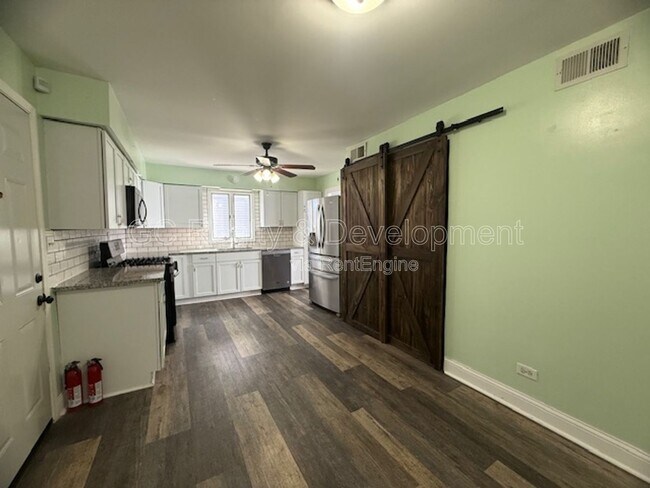 Building Photo - 1202 Cleveland St