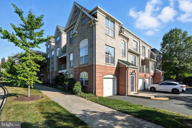 Building Photo - 12180 Abington Hall Pl