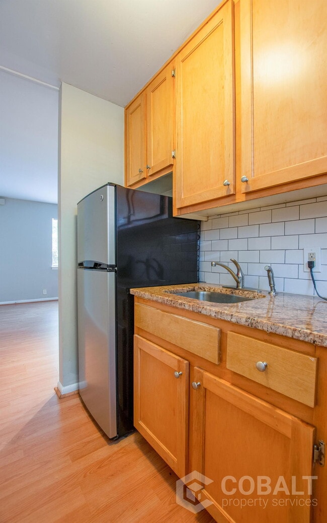 Building Photo - 905 Greenwood Ave NE