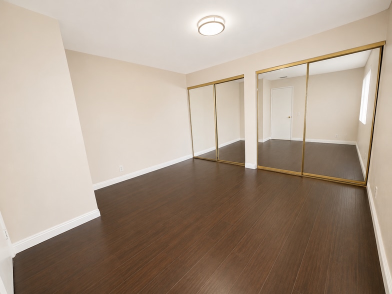 Building Photo - 901 Golden Springs Dr