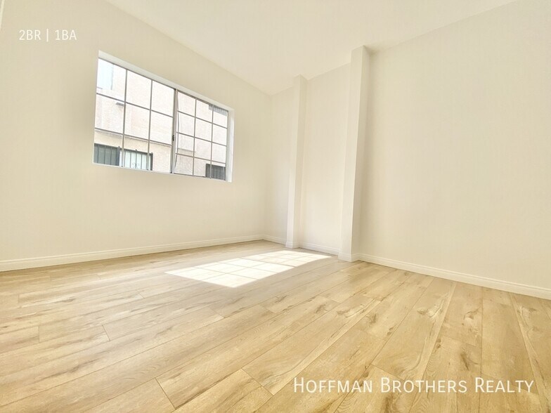 Building Photo - 2691 N Griffin Ave