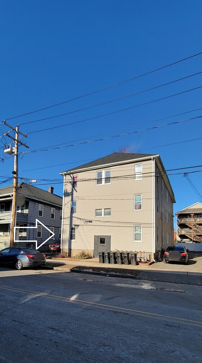 1200 Grattan St Chicopee, MA Apartment Finder