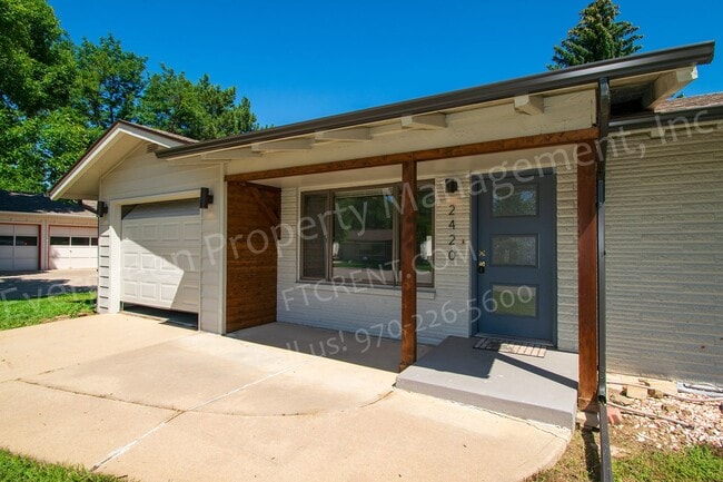 Building Photo - 2420 Poplar Dr