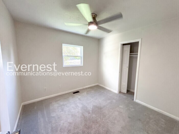 Building Photo - 633 Hemlock Ave