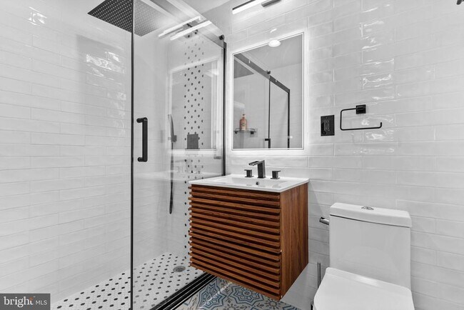 Building Photo - 4600 Duke St