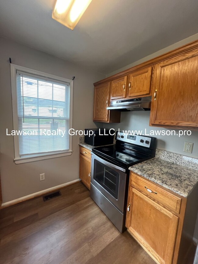 Building Photo - One Level Living in Vinton!