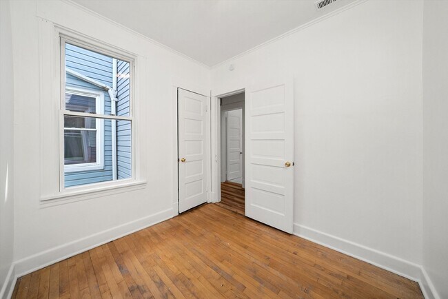 Building Photo - 2418 N Lawndale Ave