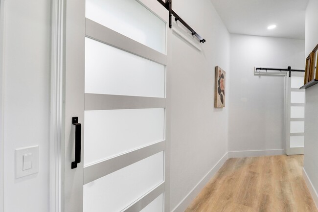 Building Photo - 387 Kelsey Park Dr