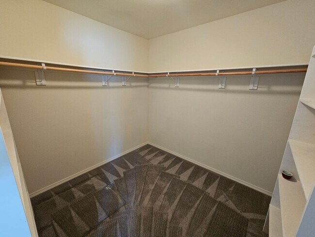 Building Photo - Beautiful Home In Greenacres