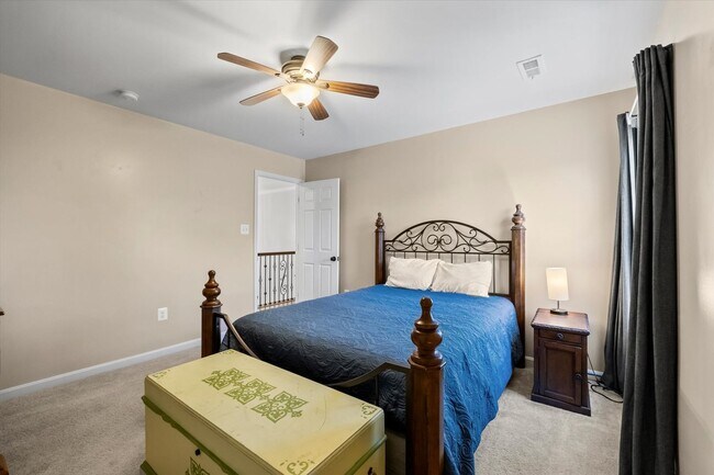 Building Photo - Gorgeous 5 Bed 3.5 Bathroom in Stafford, VA
