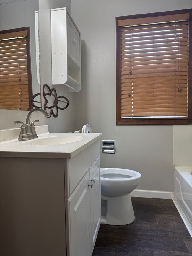 Building Photo - Spacious 4-Bedroom Rental with 2-Car Garage and Optional Shop