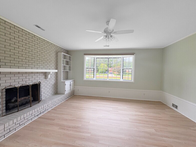 Building Photo - 109 Foxwood Ln