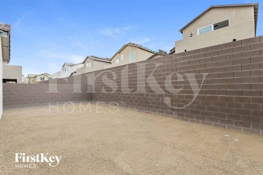 Building Photo - 6845 Greensmen Ave