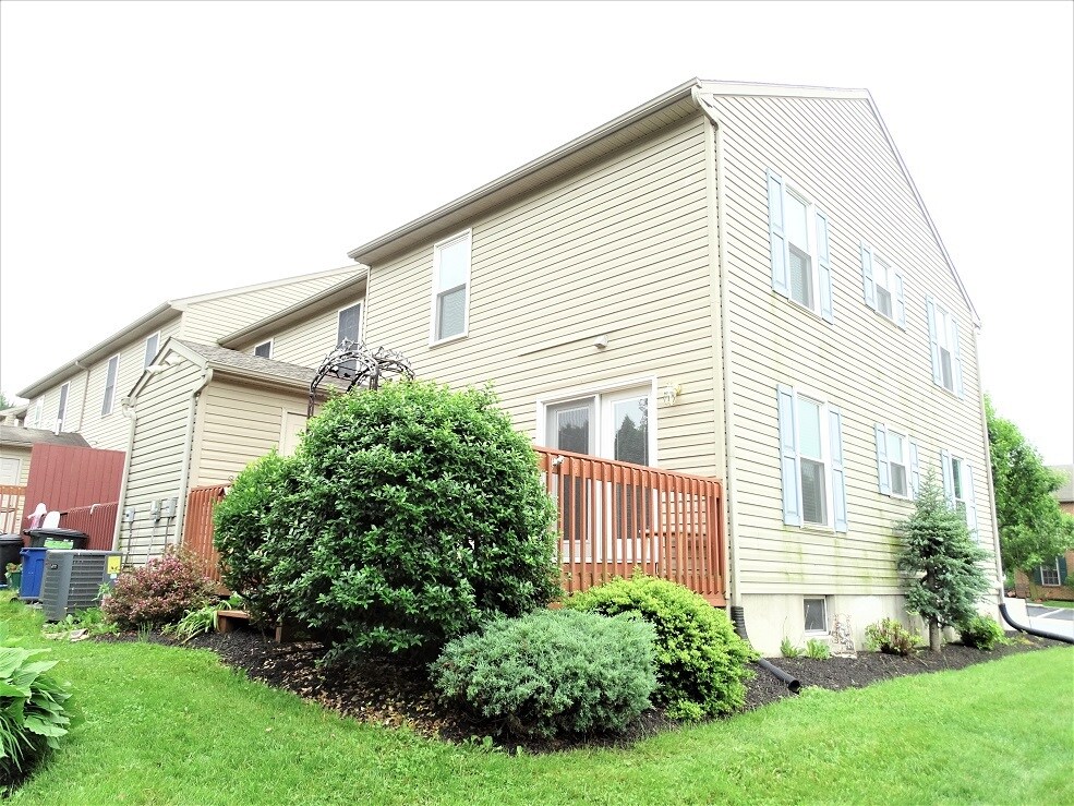 Building Photo - 90 Battens Cir