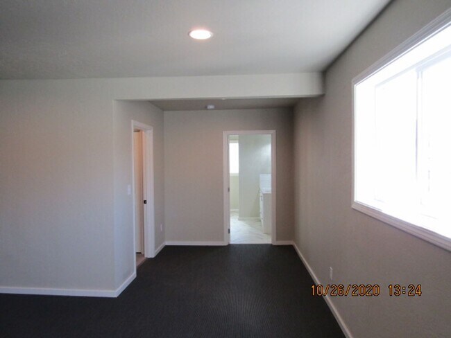 Building Photo - 810 N 5th St