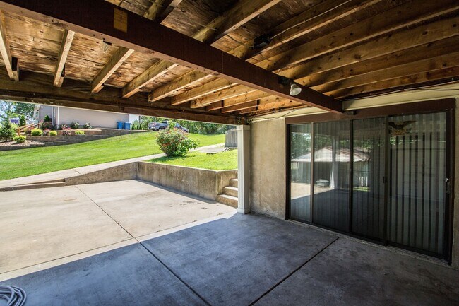 Building Photo - 2242 Zumbehl Rd