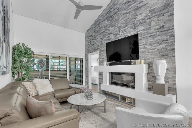 Building Photo - 204 Sea Oats Dr