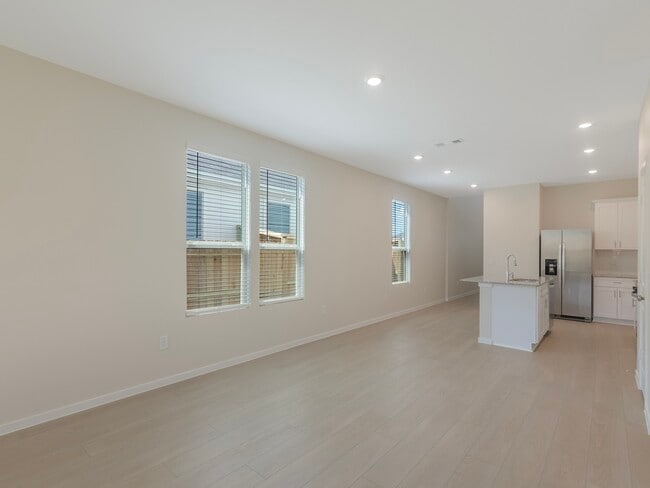 Building Photo - 15881 Blass Vly Dr