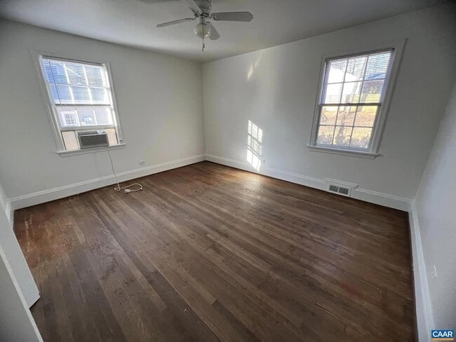 Building Photo - 1545 Rugby Ave