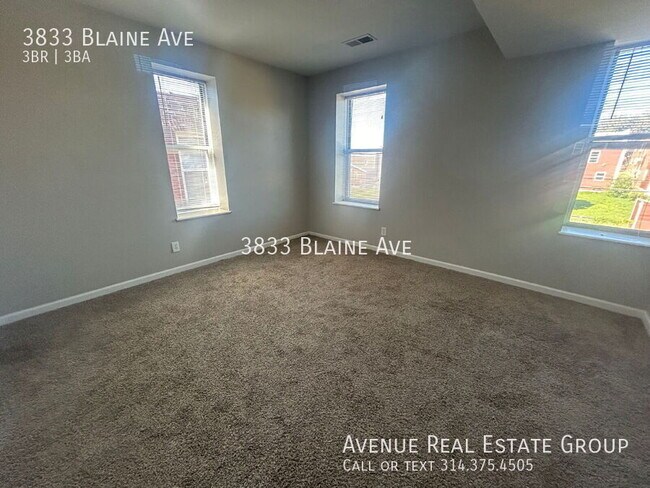 Building Photo - 3833 Blaine Ave