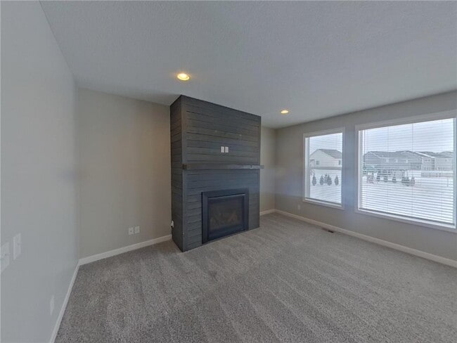 Building Photo - 14060 Ailesbury Ave