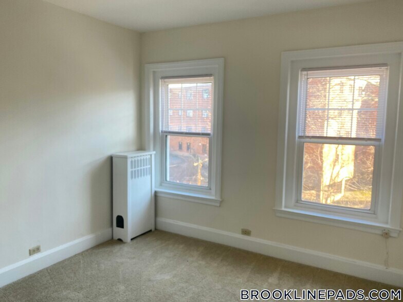 Primary Photo - 1223 Beacon St