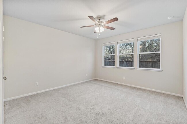 Building Photo - 313 Michaelis Dr