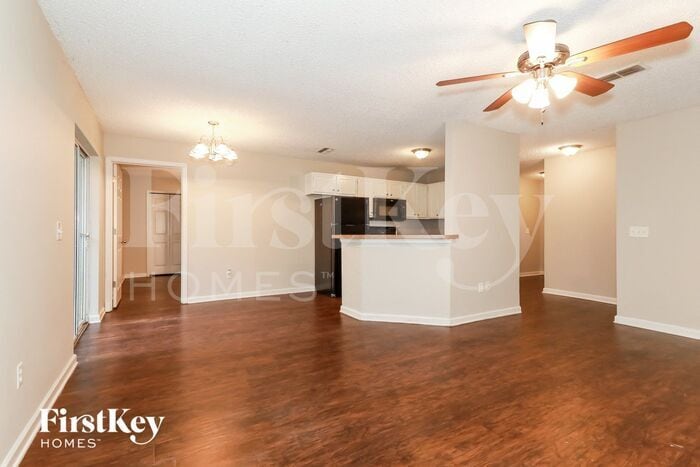 Building Photo - 14905 SE 25 Pl