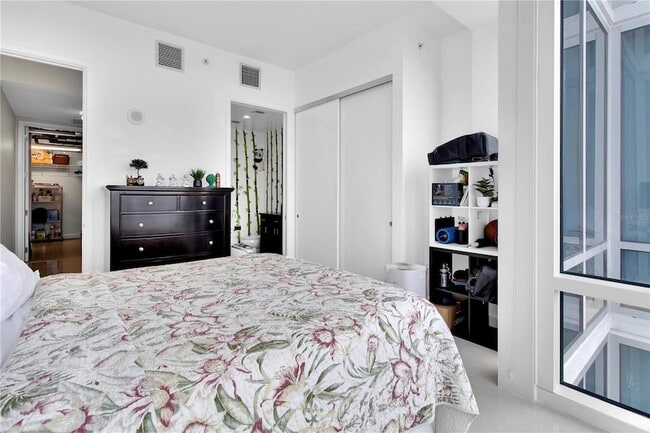 Building Photo - 150 E Robinson St