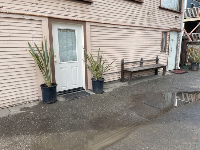 Building Photo - 12-781-02