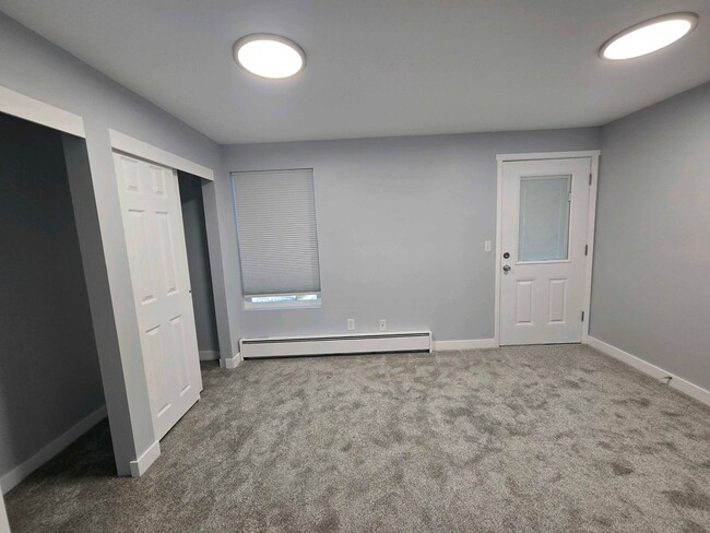 Building Photo - 3161 N Shore Dr SE