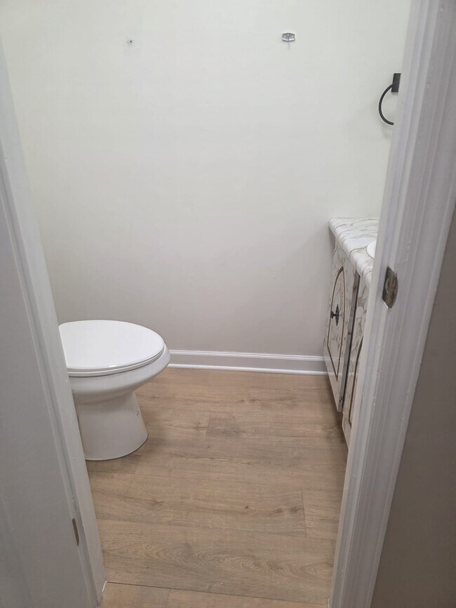 Building Photo - 107 Provincetown Ct