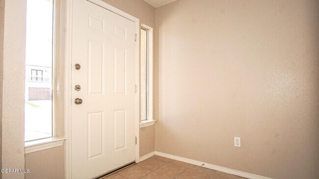 Building Photo - 12841 Tierra Ayala Dr