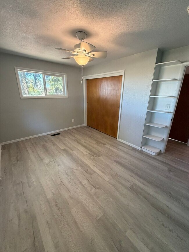 Building Photo - 27840 7 Mile Ln