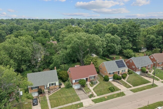 Building Photo - Delhi Township- Cute Single Family 4 bed, ...