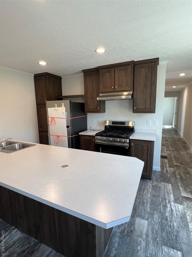 Building Photo - 985 NY-17M