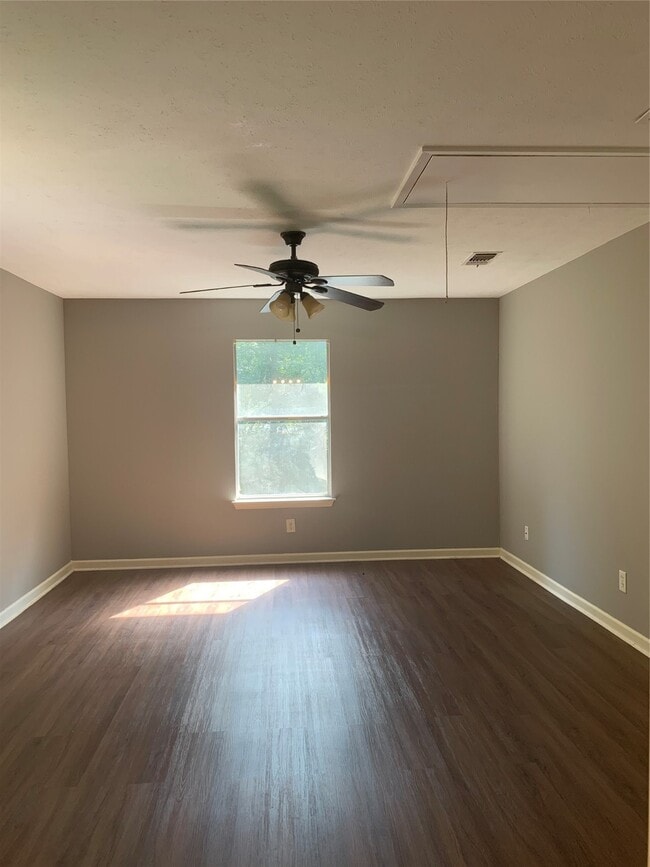 Building Photo - 3773 Montgomery Rd