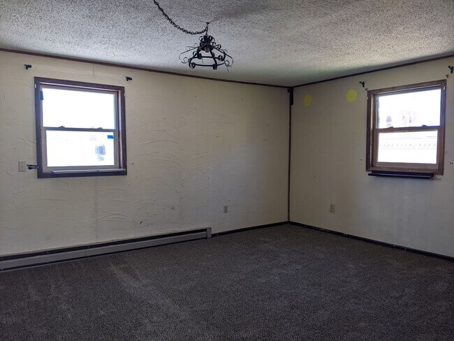 Building Photo - 415 Victor Ave