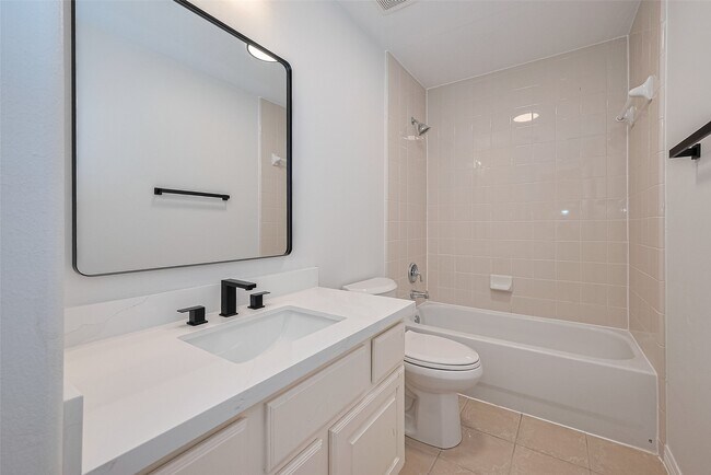 Building Photo - 1514 Olive Park