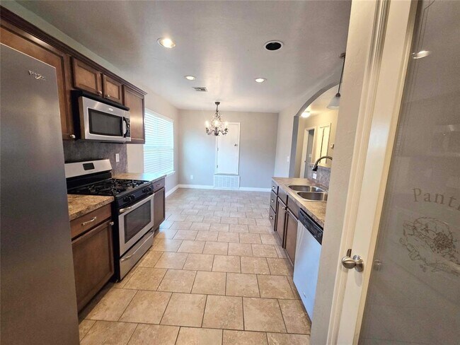 Building Photo - 6117 Cielo Terrace