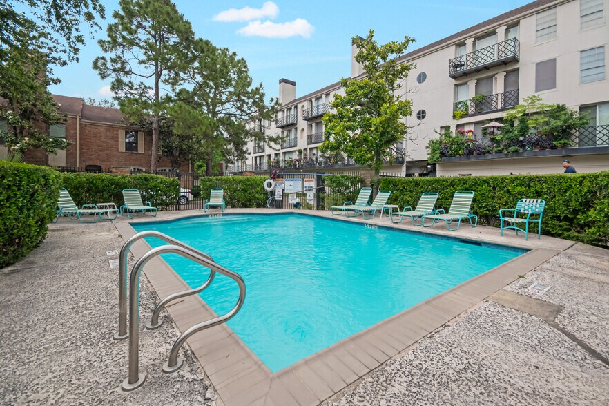 Building Photo - 2333 Bering Dr