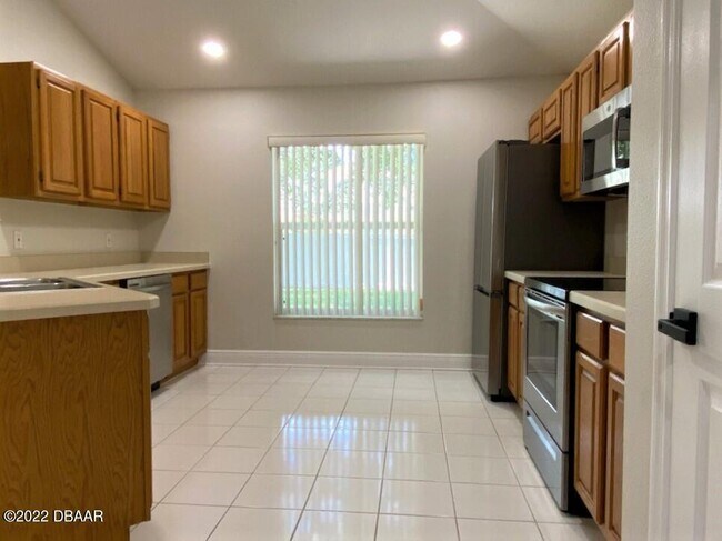 Building Photo - 11 Fernmeadow Ln