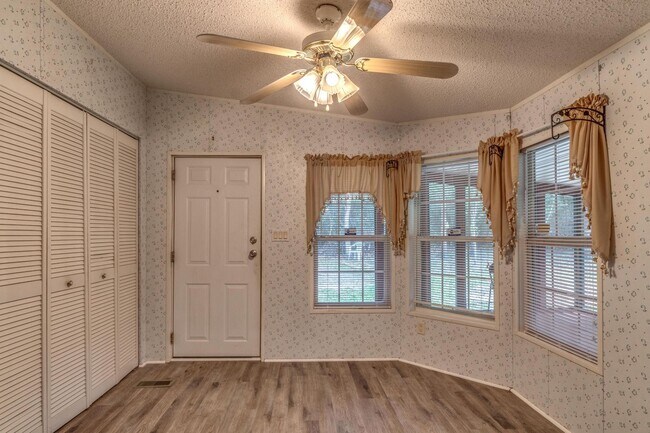 Building Photo - 1559 US-90