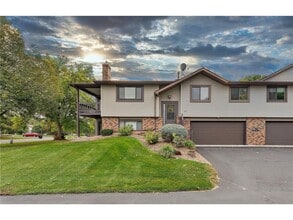 Building Photo - 560 Donegal Cir