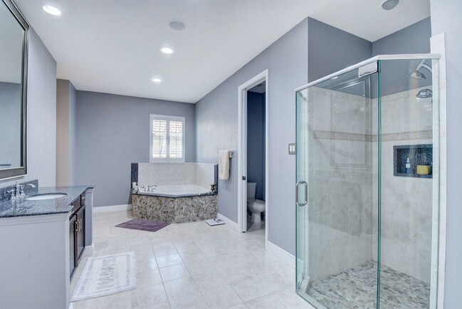Building Photo - 1501 Stonehaven Estates Dr