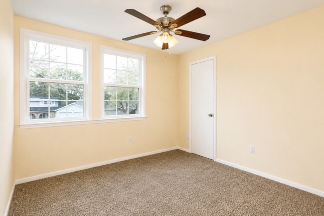 Building Photo - 2110 Whiteback Dr
