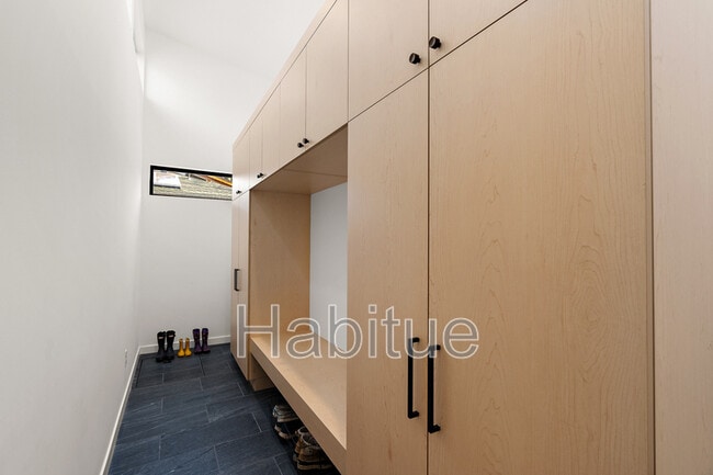 Building Photo - 3132 Crane Creek Rd